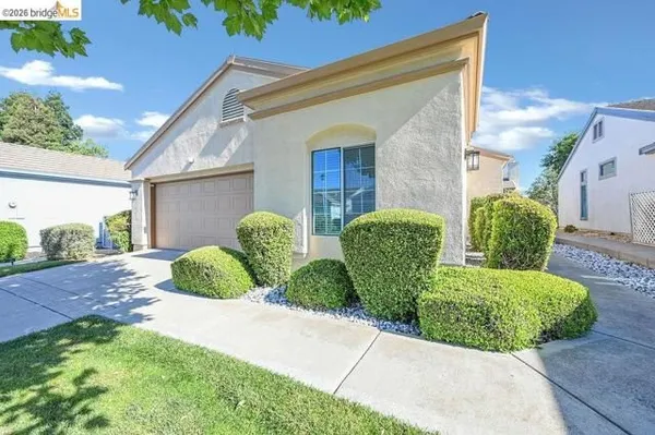 Property Slideshow image 2 of 30 | 1585 summerland way, Brentwood (Cc), CA, 94513