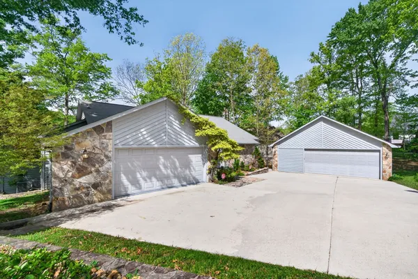 Property Slideshow image 2 of 59 | 167 markham ln, Crossville, TN, 38558