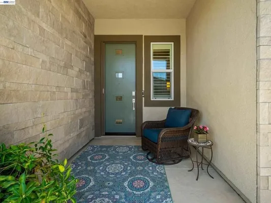 Property Slideshow image 3 of 68 | 3001 compass ln, Roseville, CA, 95747