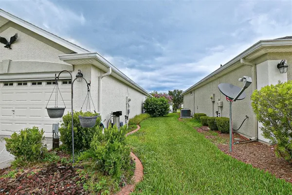 Property Slideshow image 3 of 57 | 11977 se 91st cir, Summerfield, FL, 34491