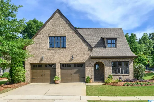 Property Slideshow image 2 of 53 | 1048 danberry ln, Hoover, AL, 35242