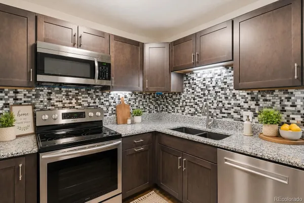 Property Slideshow image 2 of 32 | 725 s clinton st 13b, Denver, CO, 80247