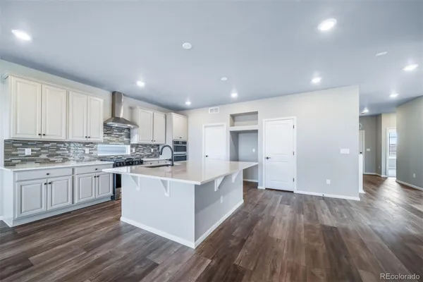 Property Slideshow image 3 of 32 | 4827 n sicily ct, Aurora, CO, 80019