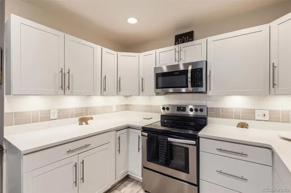 Property Slideshow image 3 of 35 | 3144 s wheeling way 401, Aurora, CO, 80014