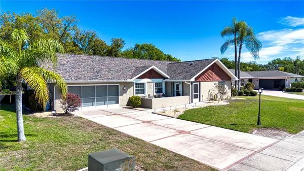 Property Slideshow image 2 of 66 | 203 amesbury cir, Sun City Center, FL, 33573