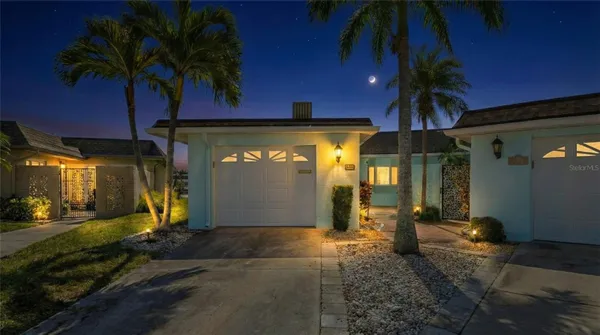 Property Slideshow image 2 of 28 | 672 boca ciega point blvd n, St Petersburg, FL, 33708