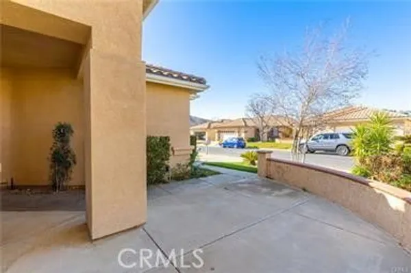 Property Slideshow image 2 of 31 | 1318 s bay hl, Banning, CA, 92220