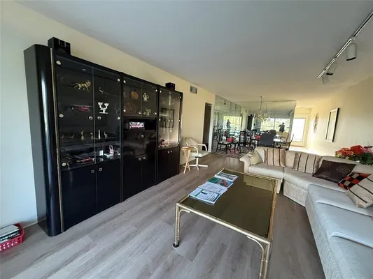Property Slideshow image 2 of 12 | 2802 victoria way m2, Coconut Creek, FL, 33066