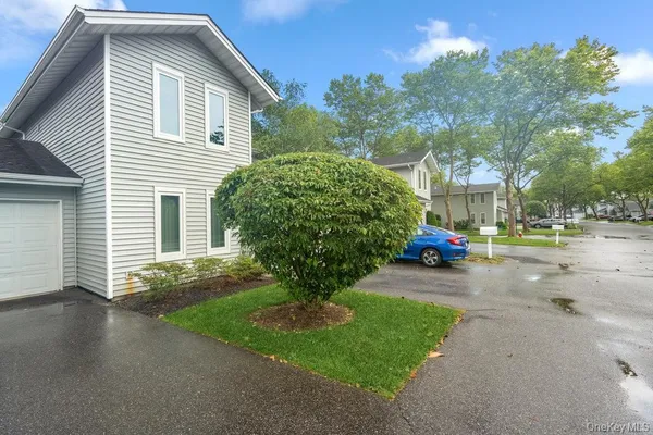 Property Slideshow image 3 of 35 | 914 fenway rd, Saint James, NY, 11780