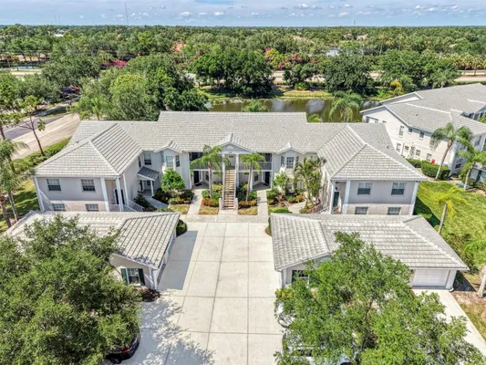 Property Slideshow image 3 of 70 | 900 addington ct 203, Venice, FL, 34293