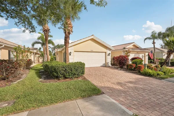 Property Slideshow image 3 of 74 | 7632 quinto dr, Sarasota, FL, 34238