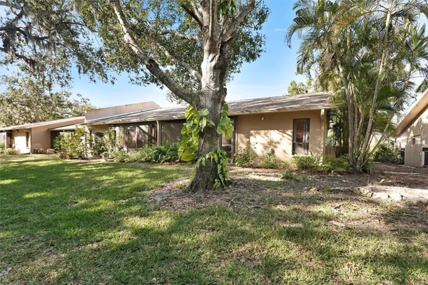 Property Slideshow image 2 of 22 | 3448 tallywood cir # 7050, Sarasota, FL, 34237