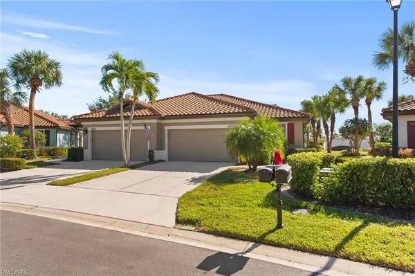 Property Slideshow image 2 of 33 | 10523 diamante way, Fort Myers, FL, 33913