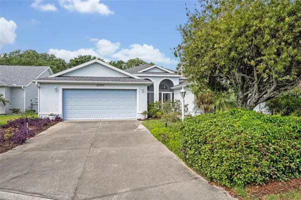 Property Slideshow image 2 of 52 | 25057 riverwalk dr, Leesburg, FL, 34748