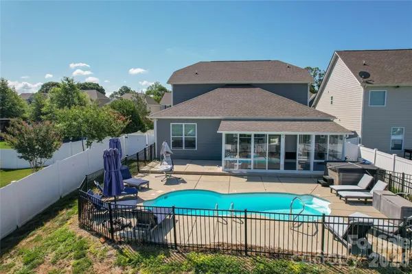 Property Slideshow image 3 of 34 | 109 e americana dr, Mooresville, NC, 28115