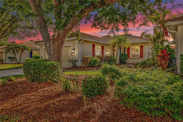 Property Slideshow image 3 of 46 | 878 chalmers dr 878, Venice, FL, 34293
