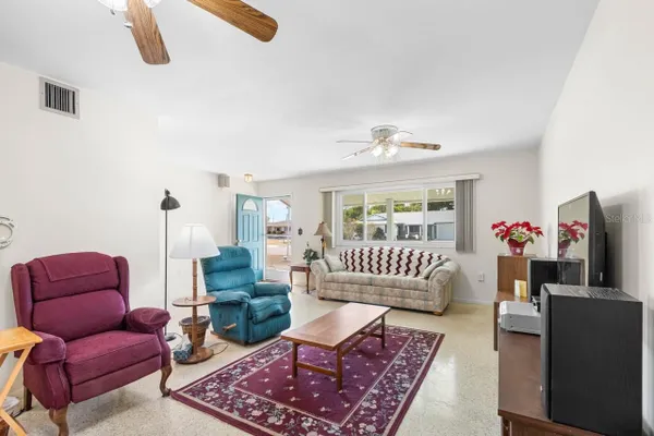 Property Slideshow image 3 of 37 | 1001 augusta dr, Sun City Center, FL, 33573