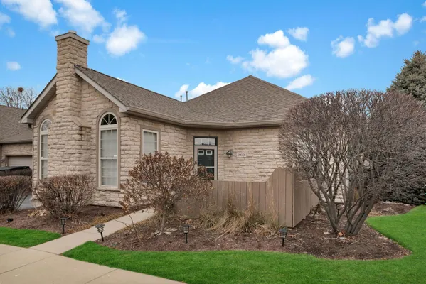 Property Slideshow image 3 of 29 | 1909 timbers edge cir, Joliet, IL, 60431