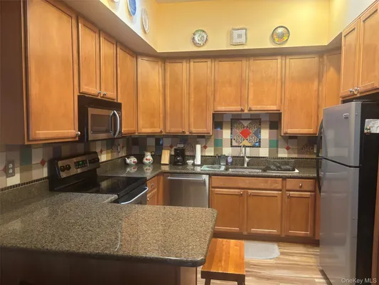 Property Slideshow image 3 of 3 | 1204 aerie way 1204, Southampton, NY, 11942