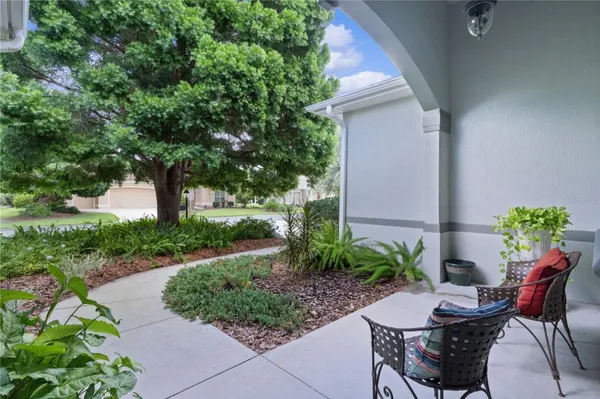 Property Slideshow image 3 of 64 | 1078 lakeview ln, The Villages, FL, 32162