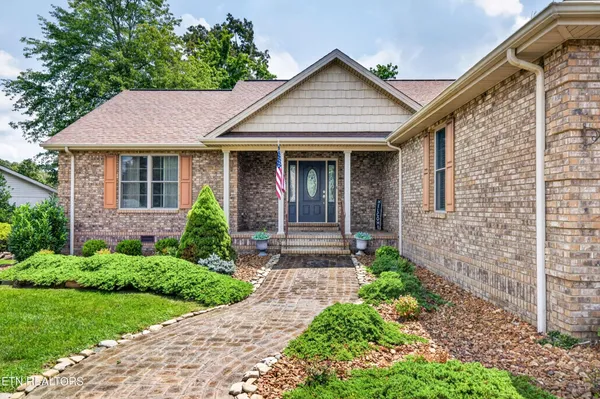 Property Slideshow image 2 of 56 | 21 thames ct, Crossville, TN, 38558