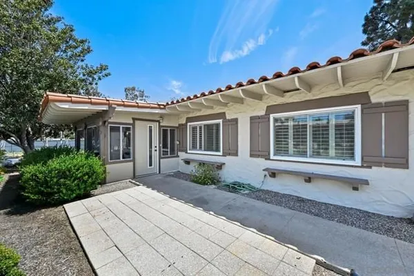 Property Slideshow image 2 of 21 | 12382 santiago rd, San Diego, CA, 92128