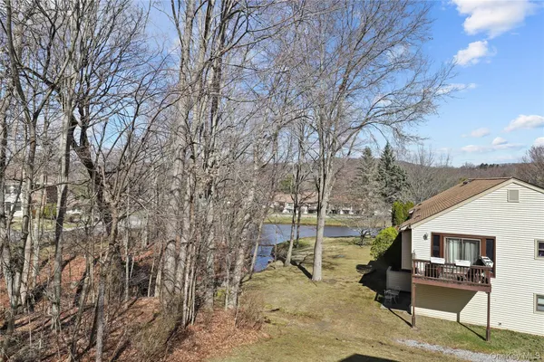 Property Slideshow image 3 of 42 | 59 kirby close d, Yorktown, NY, 10598