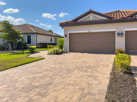 Property Slideshow image 2 of 32 | 6250 plateau ct, Bradenton, FL, 34203