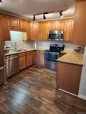 Property Slideshow image 3 of 24 | 610 s clinton st 4a, Denver, CO, 80247