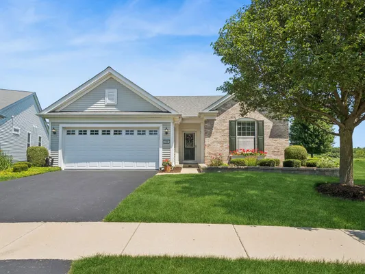 Property Slideshow image 3 of 39 | 2787 beacon point cir, Elgin, IL, 60124