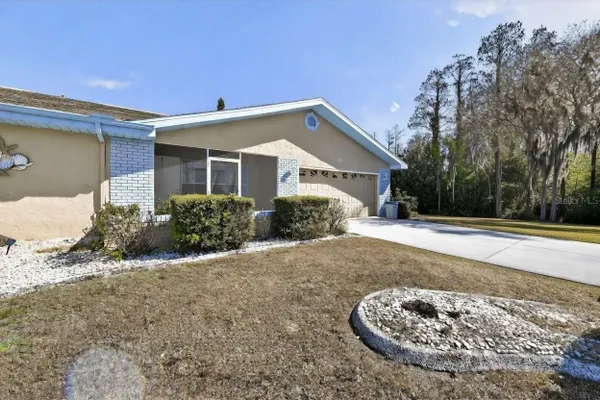 Property Slideshow image 2 of 31 | 2121 meadowlark ln, Sun City Center, FL, 33573