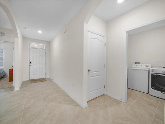 Property Slideshow image 3 of 26 | 2805 grandbury grove rd, Lakeland, FL, 33811