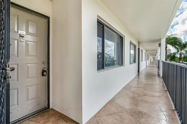 Property Slideshow image 3 of 26 | 10370 e clairmont cir 302, Tamarac, FL, 33321