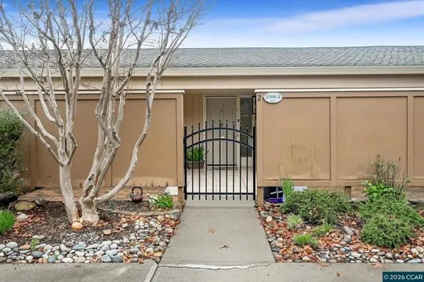 Property Slideshow image 2 of 42 | 2308 pine knoll dr unit 2, Walnut Creek, CA, 94595
