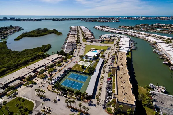Property Slideshow image 3 of 45 | 1 boca ciega point blvd 206, St Petersburg, FL, 33708