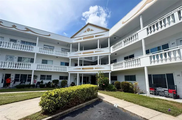 Property Slideshow image 3 of 43 | 2428 columbia dr 36, Clearwater, FL, 33763