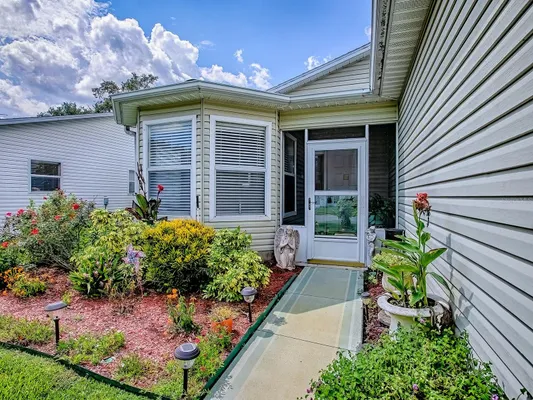 Property Slideshow image 3 of 43 | 642 glen oaks dr, Leesburg, FL, 34748