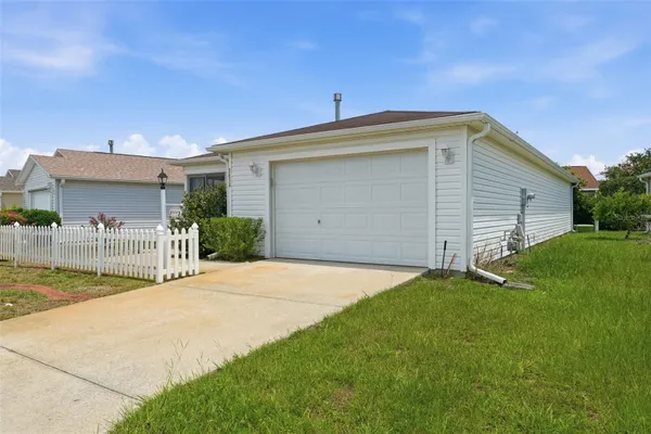 Property Slideshow image 2 of 33 | 1614 gibbes way, The Villages, FL, 32162