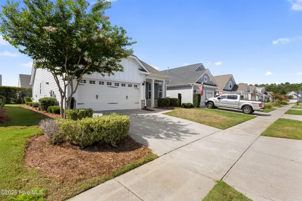 Property Slideshow image 2 of 56 | 5773 park w cir, Leland, NC, 28451