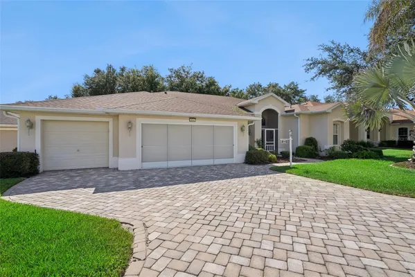 Property Slideshow image 2 of 64 | 20647 prince ranier pl, Leesburg, FL, 34748