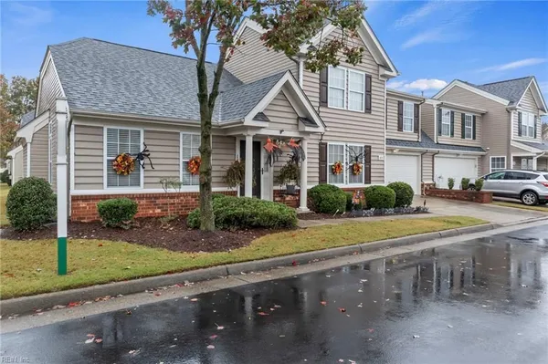 Property Slideshow image 2 of 45 | 805 calvert ct, Chesapeake, VA, 23320