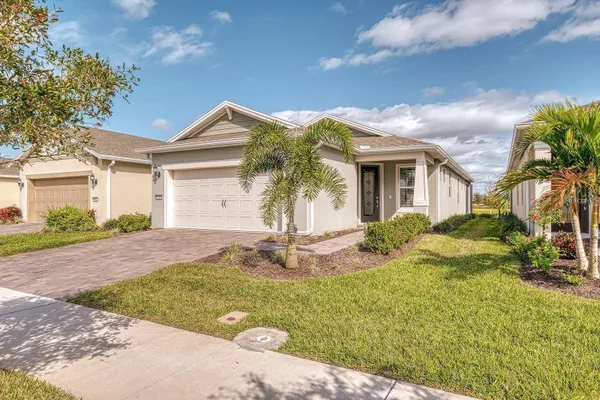 Property Slideshow image 2 of 50 | 2505 cliff way, St Cloud, FL, 34771