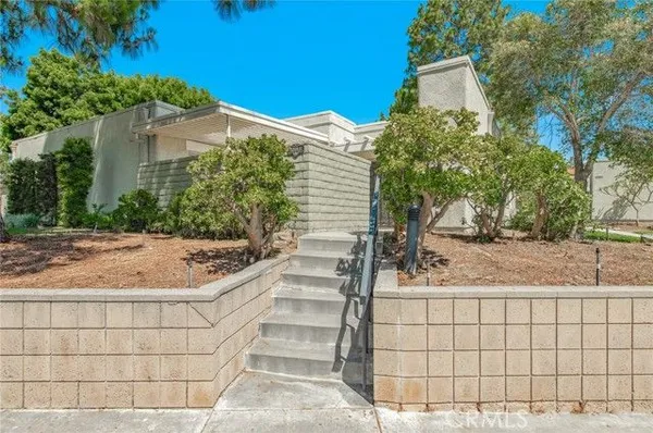 Property Slideshow image 2 of 23 | 2264 via puerta b, Laguna Woods, CA, 92637