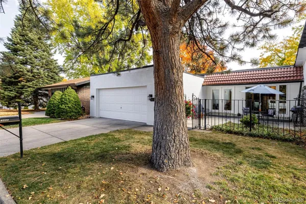 Property Slideshow image 3 of 46 | 7466 w cedar cir, Lakewood, CO, 80226