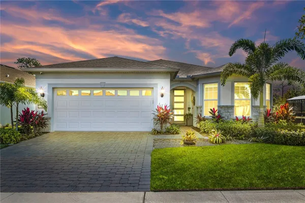 Property Slideshow image 2 of 70 | 15162 canopy cove dr, Winter Garden, FL, 34787