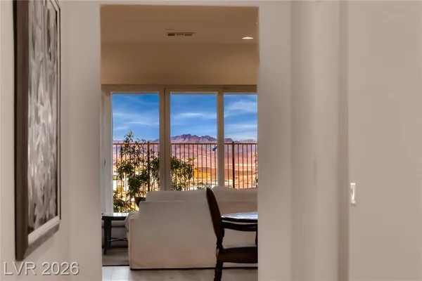 Property Slideshow image 3 of 46 | 32 tatahatso point st, Henderson, NV, 89011