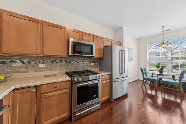 Property Slideshow image 3 of 30 | 2486 harvest vly, Elgin, IL, 60124