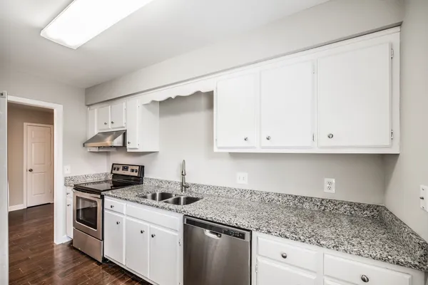 Property Slideshow image 2 of 35 | 260 cana cir, Nashville, TN, 37205