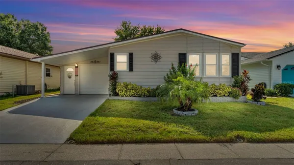 Property Slideshow image 2 of 48 | 3279 pebble bend dr, Lakeland, FL, 33810