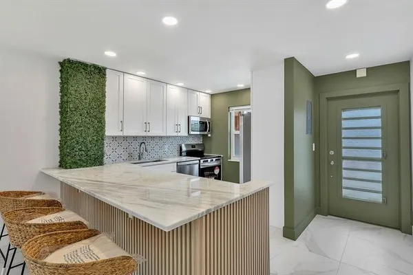 Property Slideshow image 3 of 17 | 9818 marina blvd apt 1225, Boca Raton, FL, 33428